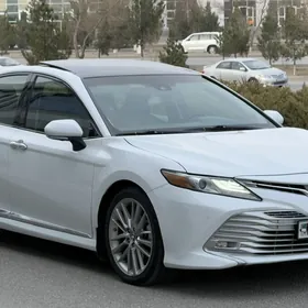 Toyota Camry 2018