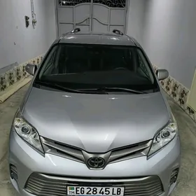 Toyota Sienna 2019