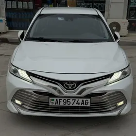 Toyota Camry 2018