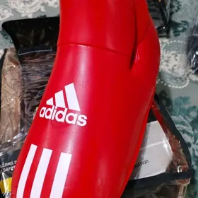 Kitboks ayaga geyilyan