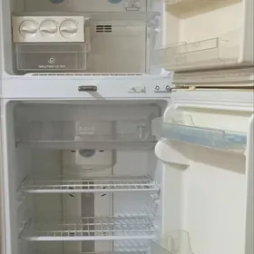 LG холодильник