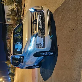 Mitsubishi Pajero 2020