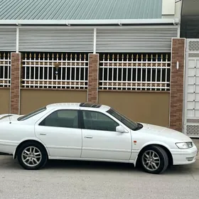 Toyota Camry 2000