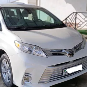 Toyota Sienna 2019