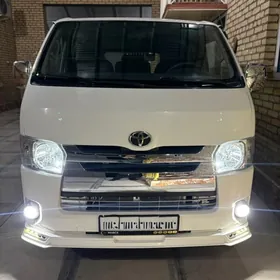 Toyota Hiace 2021