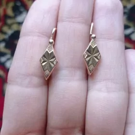 gyzyl gadymy gulakalka