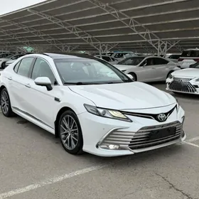 Toyota Camry 2019