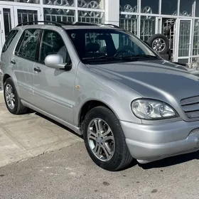 Mercedes-Benz ML400 2000