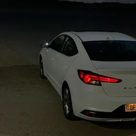 Hyundai Elantra 2020