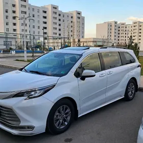 Toyota Sienna 2022