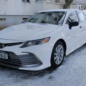 Toyota Camry 2021