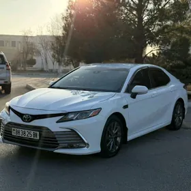 Toyota Camry 2021