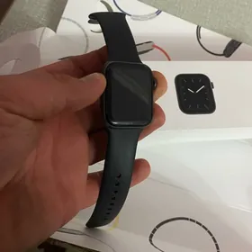 Apple watch ️ 5