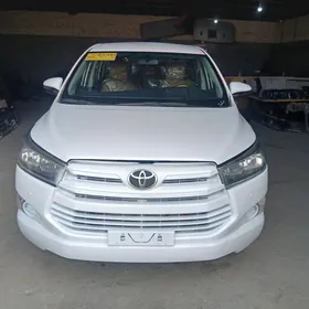 Toyota Innova 2020