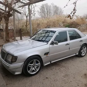 Mercedes-Benz E320 1993