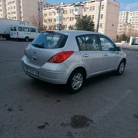 Nissan Versa 2010