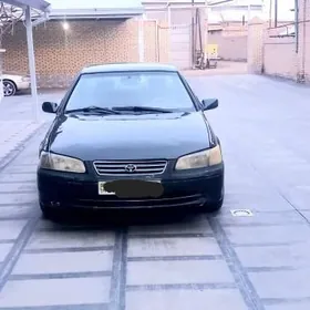 Toyota Camry 1999