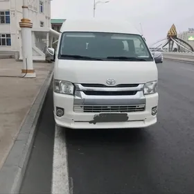 Toyota Hiace 2017