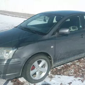 Toyota Avensis 2004