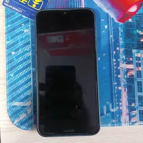 Телефон Huawei Y7 2020