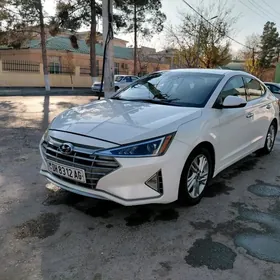 Hyundai Elantra 2020