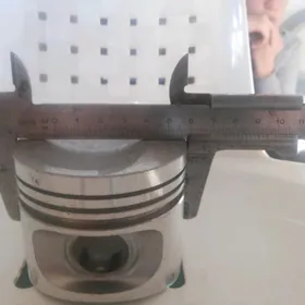 Поршень ВАЗ 2108.Спутник.