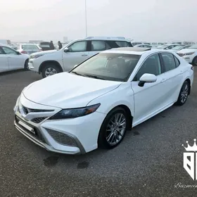 Toyota Camry 2021
