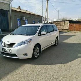 Toyota Sienna 2011