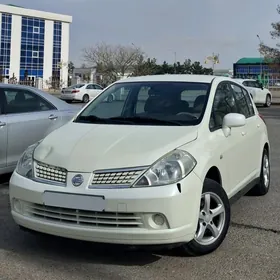 Nissan Tiida 2006
