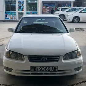 Toyota Camry 2001