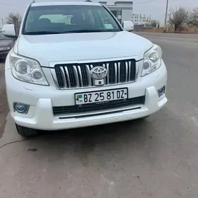 Toyota Land Cruiser Prado 2013
