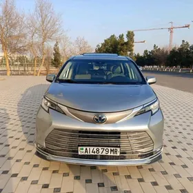 Toyota Sienna 2022