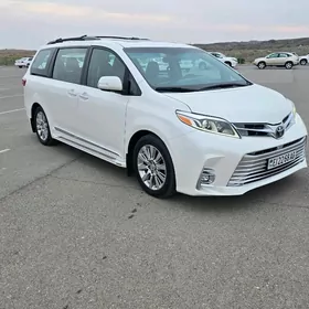 Toyota Sienna 2016