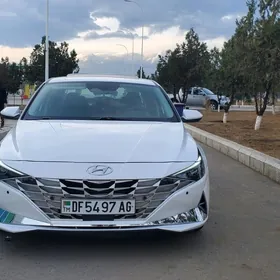Hyundai Elantra 2023