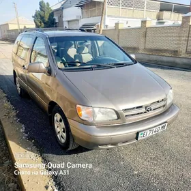 Toyota Sienna 1999