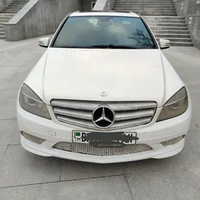 Mercedes-Benz C300 2010