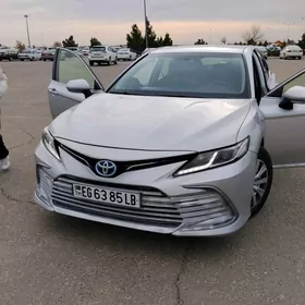 Toyota Camry Hybrid 2022