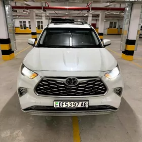 Toyota Highlander 2021