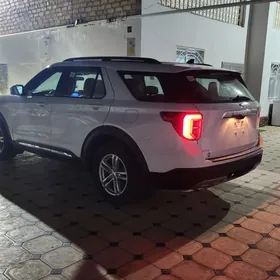 Ford Explorer 2021