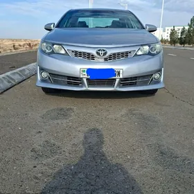 Toyota Camry 2014