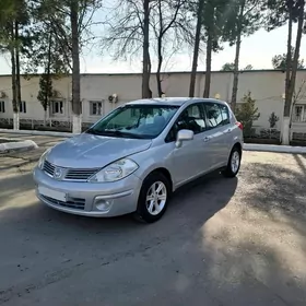 Nissan Versa 2010
