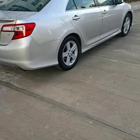 Toyota Camry 2014