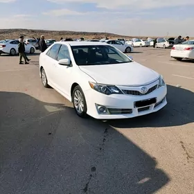 Toyota Camry 2014