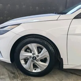 Hyundai Elantra 2021