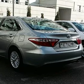 Toyota Camry 2017