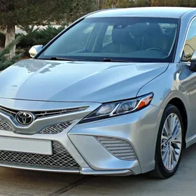 Toyota Camry 2018