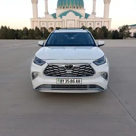 Toyota Highlander 2022