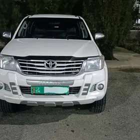 Toyota Hilux 2015