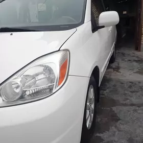 Toyota Sienna 2004