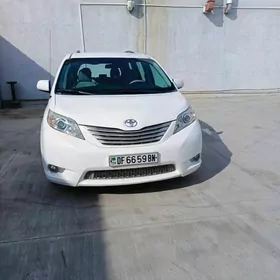 Toyota Sienna 2010